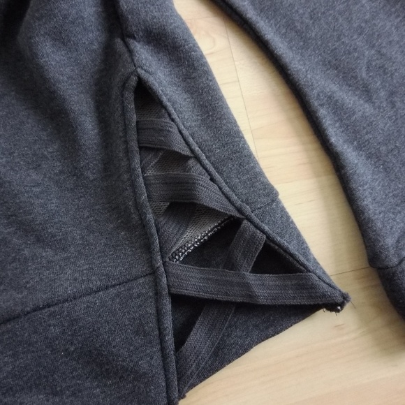 Puma Flare Sleeve Crop Hooded Pullover Sweatshirt - Picture 4 of 4